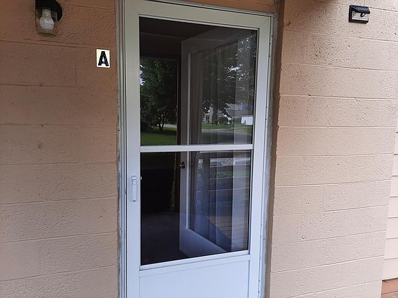 3rd image of 4601 Washington Ave SE