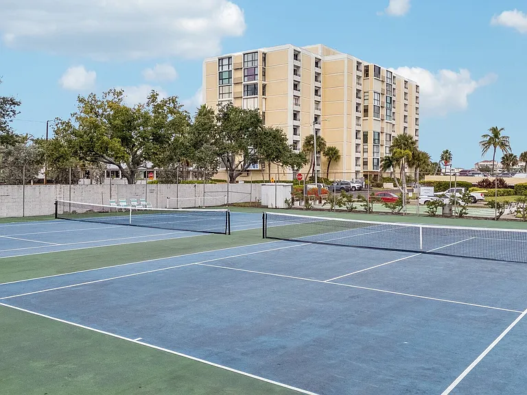 S Gulfview Blvd — Photo 37
