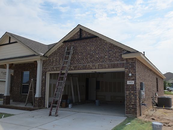 2nd image of 1971 Mexia Dr