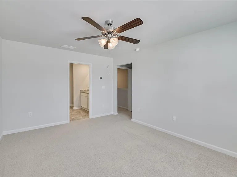 811 Grovebury Ct — Photo 16