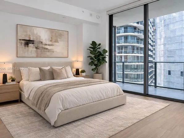 45 SW 9th St APT 3502, Miami, FL 33130