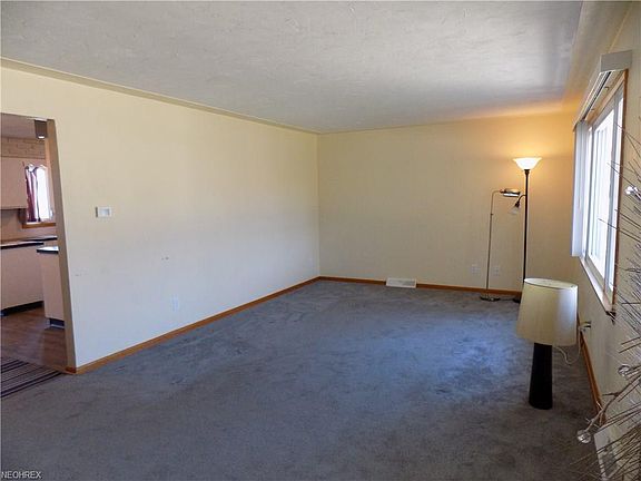 5th image of 5110 Williamsburg Dr