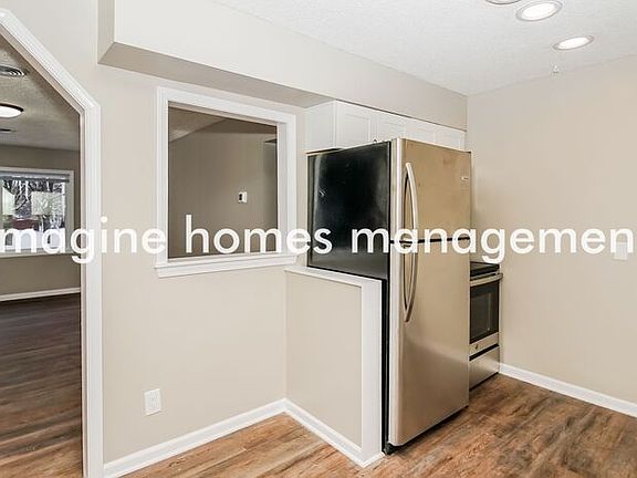 5th image of 4159 Hazel St N
