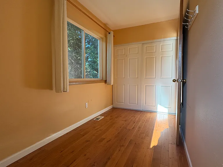 15208 Interlake Ct N — Photo 12