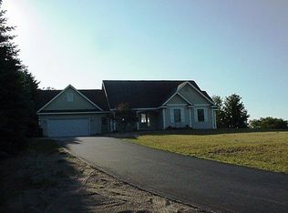 1785 S Donnybrook Rd, Suttons Bay, MI 49682