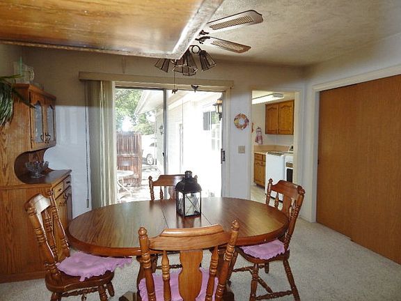 4th image of 815 Linden Pl