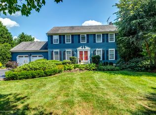 21 Crow Hill Ln, Freehold, NJ 07728