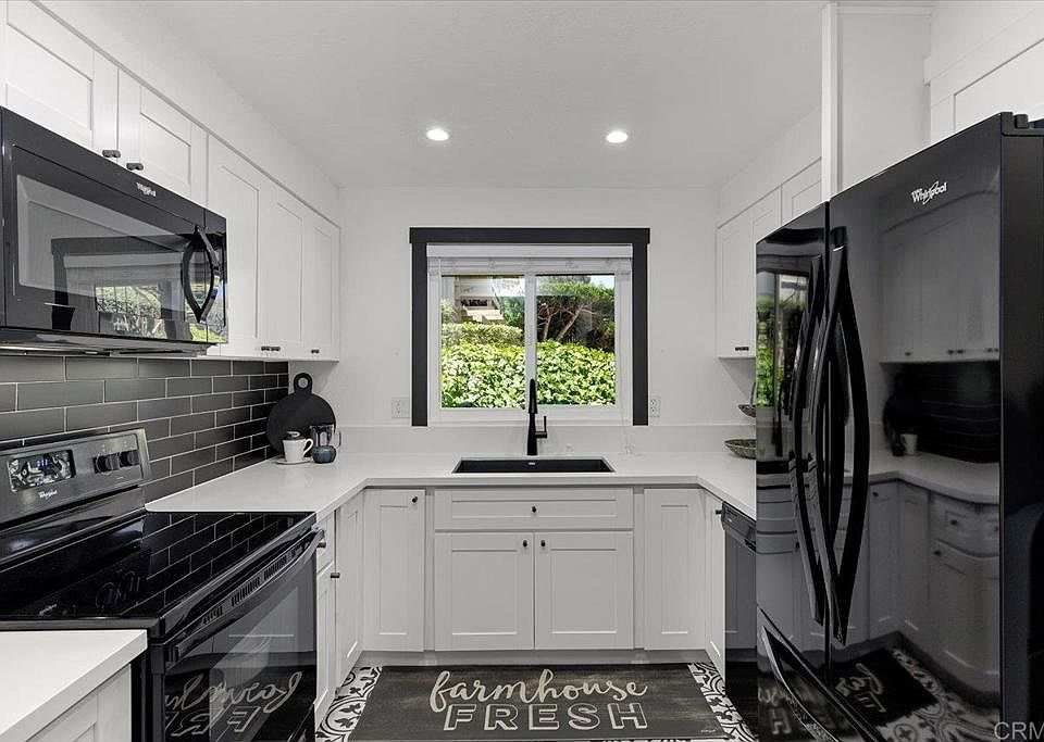 1st image of 934 Knoll Vista Dr