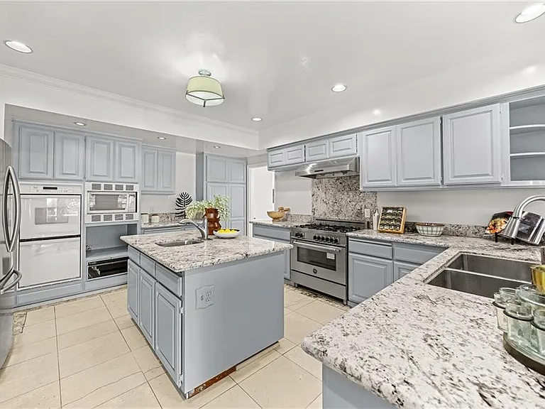673 S Mentor Ave — Photo 15