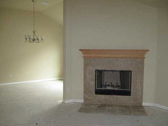4th image of 2212 Wheaton Trl