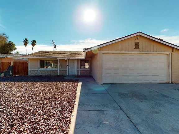 3rd image of 4420 E Ogden Ave