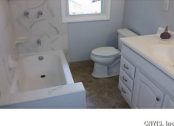 3rd image of 212 Garden City Dr