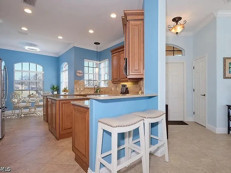 16320 Willowcrest Way — Photo 10