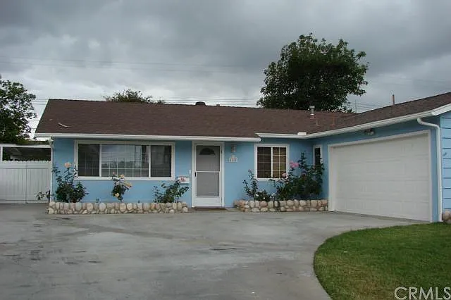 4180 N Santa Cecilia St — Photo 1