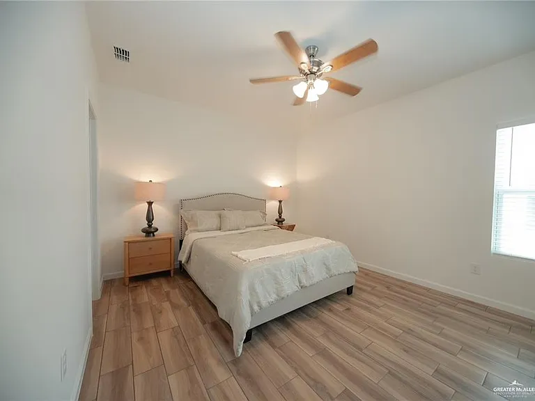2105 E Viviana St #2 — Photo 24