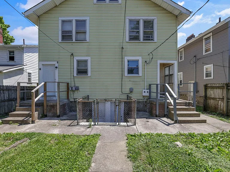43-45 N Chase Ave — Photo 32