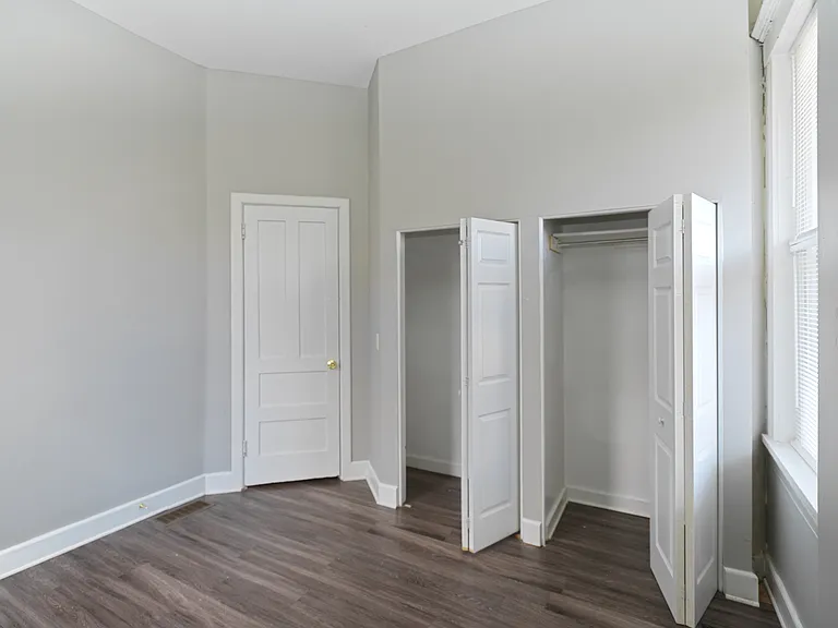 531 W Ormsby Ave #2 — Photo 3
