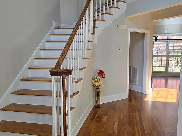 3653 Pleasants Ridge Dr — Photo 2