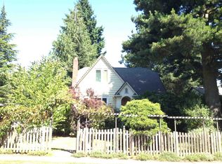 8822 12th Ave NE, Seattle, WA 98115