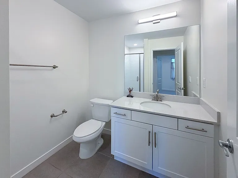 1568 E Thompson Blvd — Photo 29