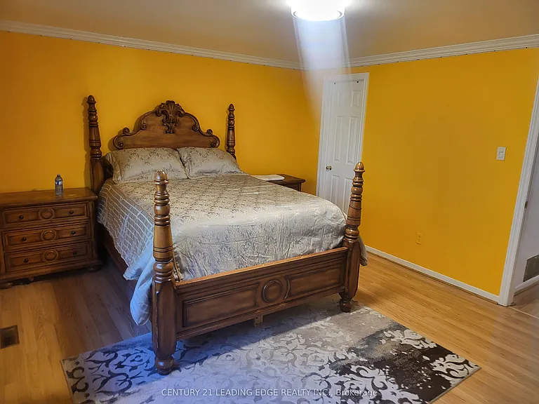 63 Nabob Cres — Photo 12