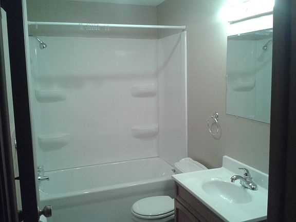 5th image of 411 Langer Ave S