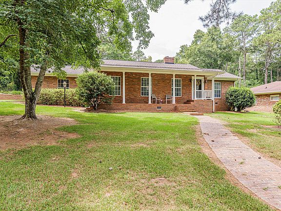 4th image of 212 Sunset Dr.