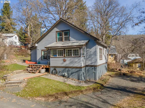 211 Hill Ave, Klickitat, WA 98628