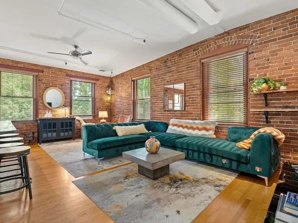 329 Lamartine St #5, Boston, MA 02130