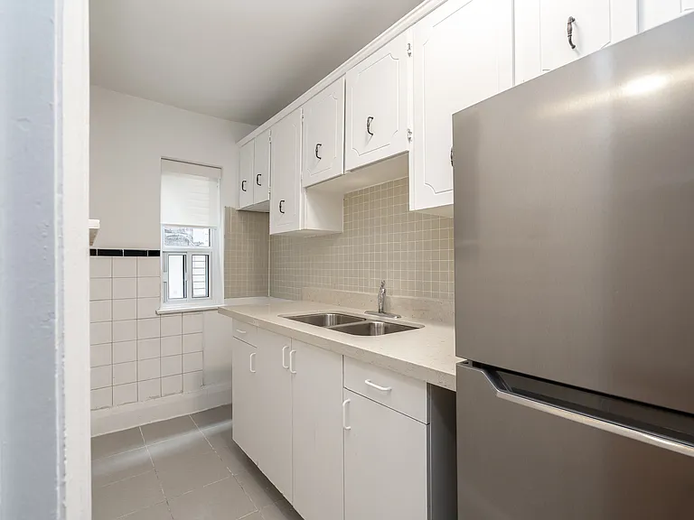 118 Roncesvalles Ave #50076A-3 — Photo 2