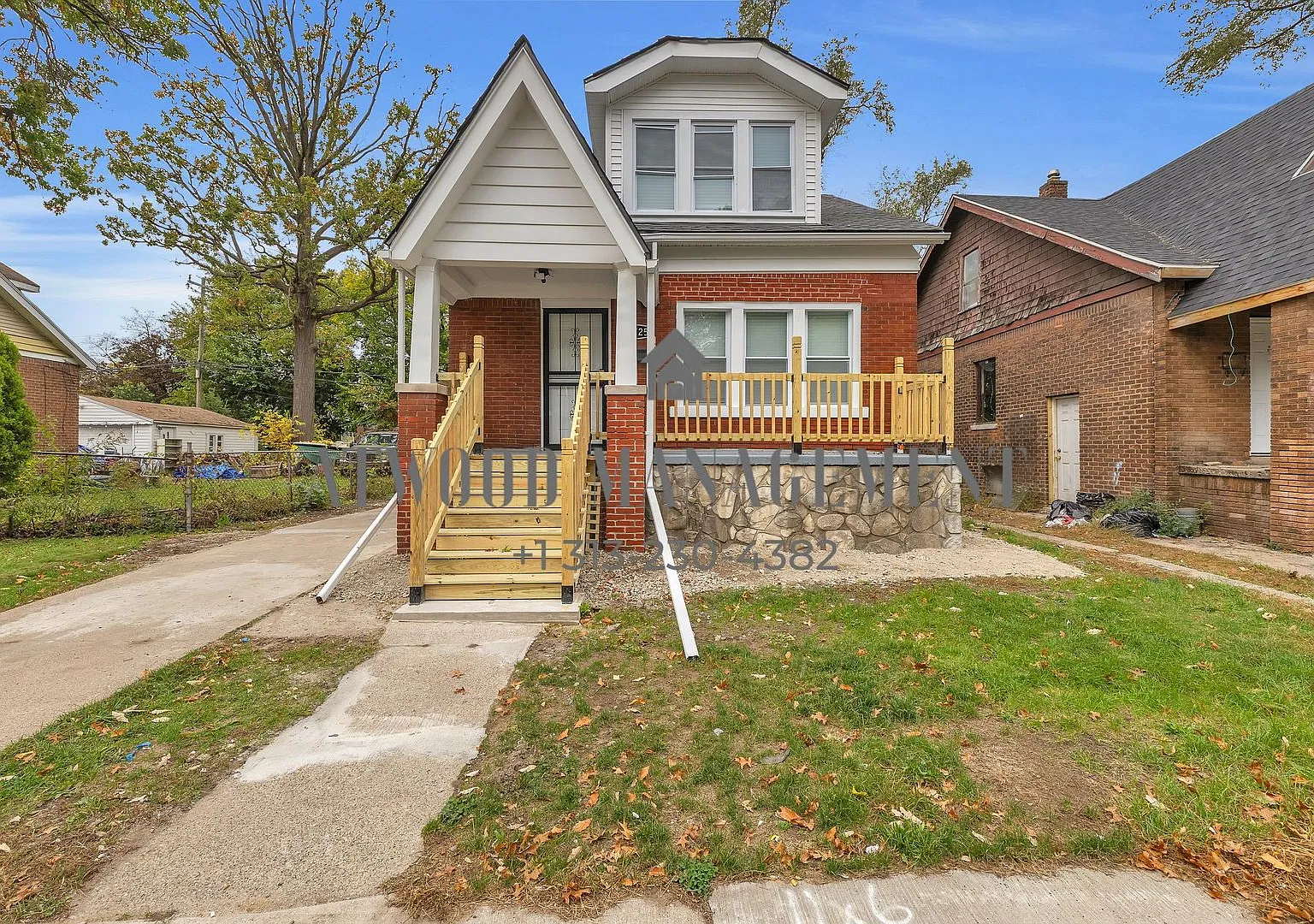This beautifully updated 5-bedroom, 2-bath single-family home is ready for move-in! — Photo 1