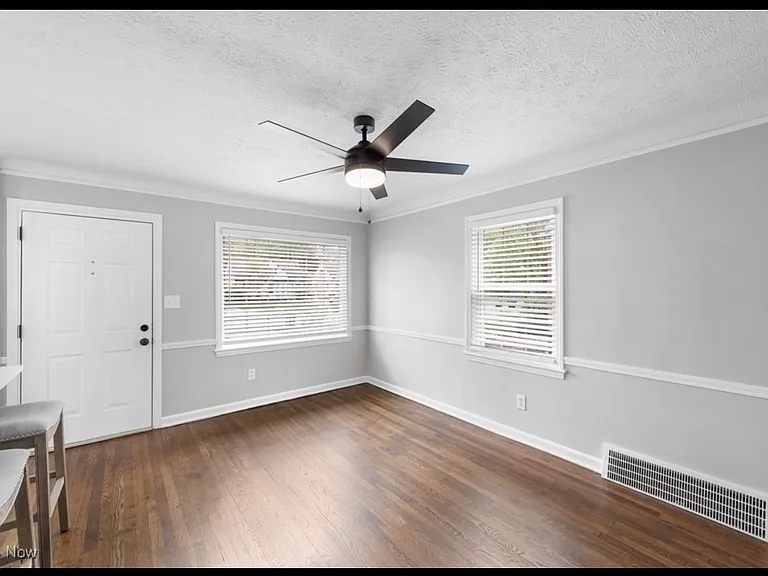 574 Huntmere Dr — Photo 14