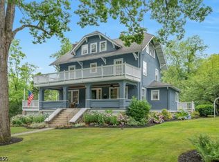 91 Kenilworth Rd, Mountain Lakes, NJ 07046