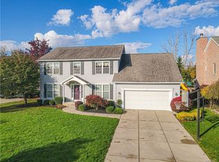 93 Thomas Jefferson Ln, Amherst, NY