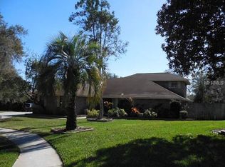 2622 Manor Oak Dr, Valrico, FL 33596