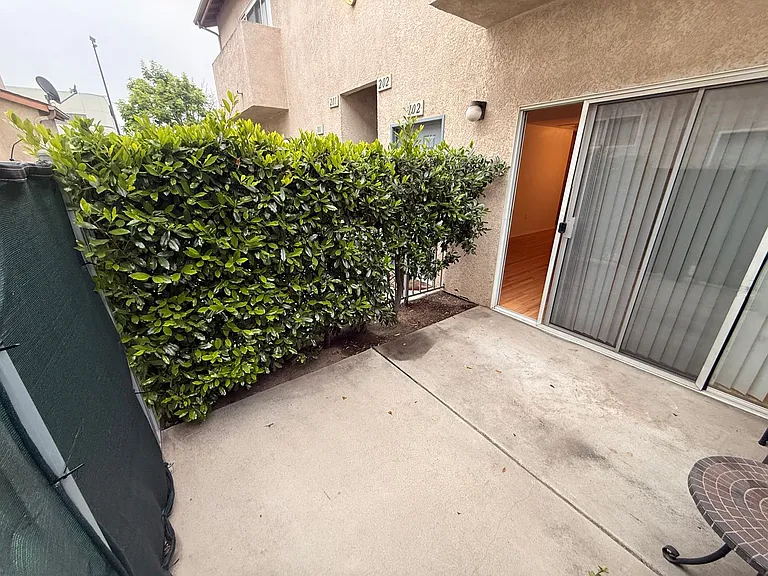 12950 Hartland St — Photo 6