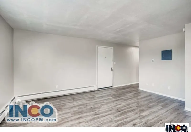 Move In Special! $0 Deposit $0 App Fee! Convenient Location! 1 Bed 1 Bath Apartment In Englewood! — Photo 4