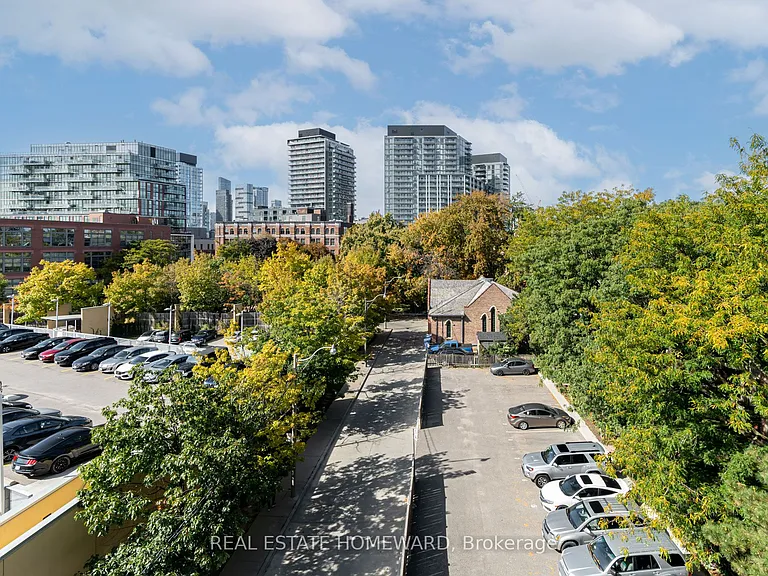 90 Trinity St #709 — Photo 30