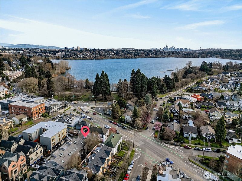 4th image of 7870 Green Lake Drive N #10