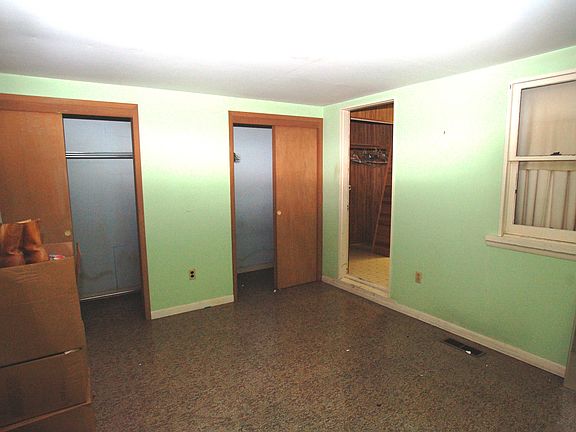 5th image of 320 Ryan Ave