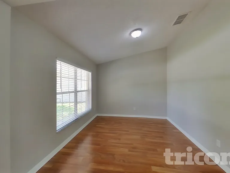 17128 Woodcrest Way — Photo 5