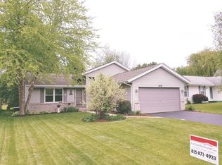 6438 Garrett Ln, Rockford, IL 61107