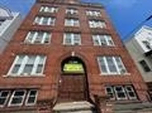 185 Garfield Avenue image 1 of 8