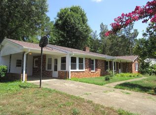 105 Sidney St, Lexington, NC 27295