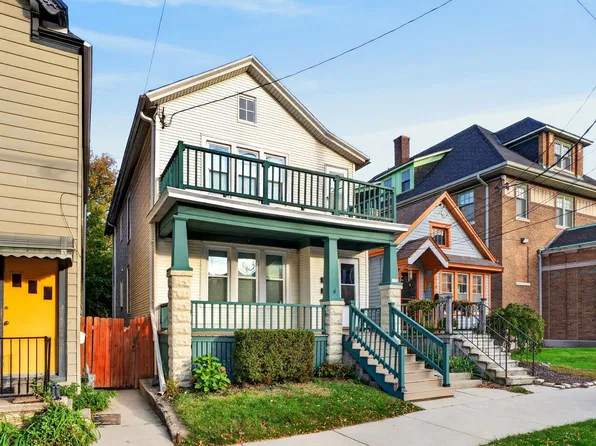 Beautifully Renovated 2-Bedroom Flat Near Brady Street!