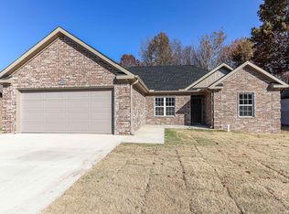 1301 William Hall Dr, Paragould, AR 72450