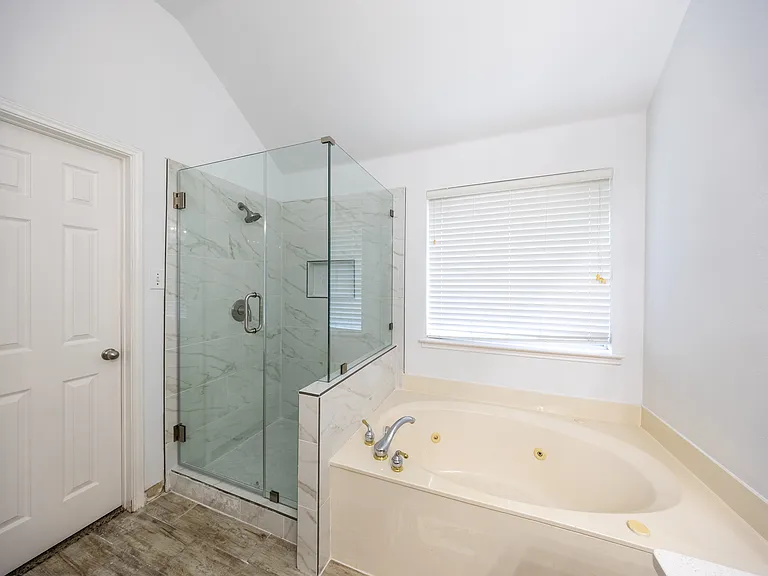 9127 Aristocrat Ln — Photo 16