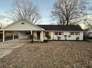 606 S Roselawn Dr, West Memphis, AR 72301