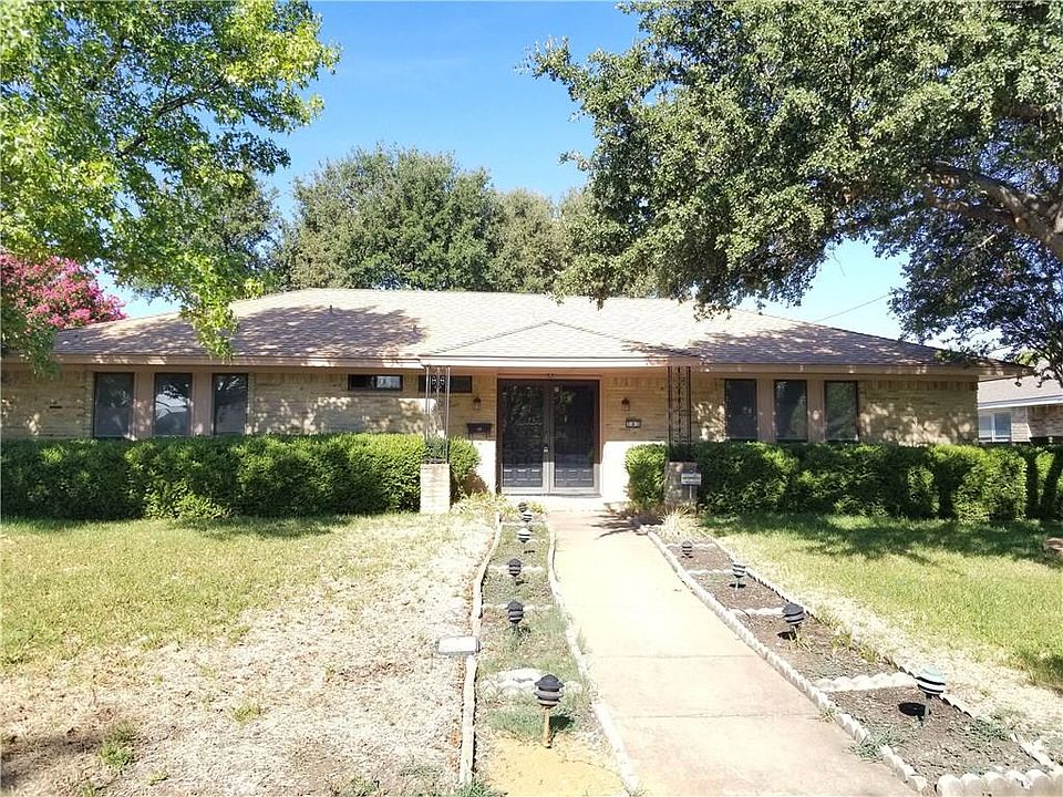 1st image of 303 Brookwood Dr