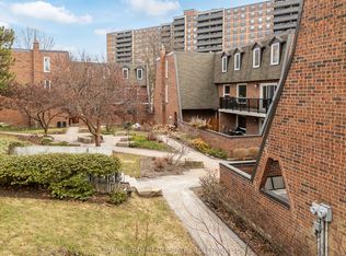22 La Rose Ave #TOWNHOUSE 7, Toronto, ON M9P1A5